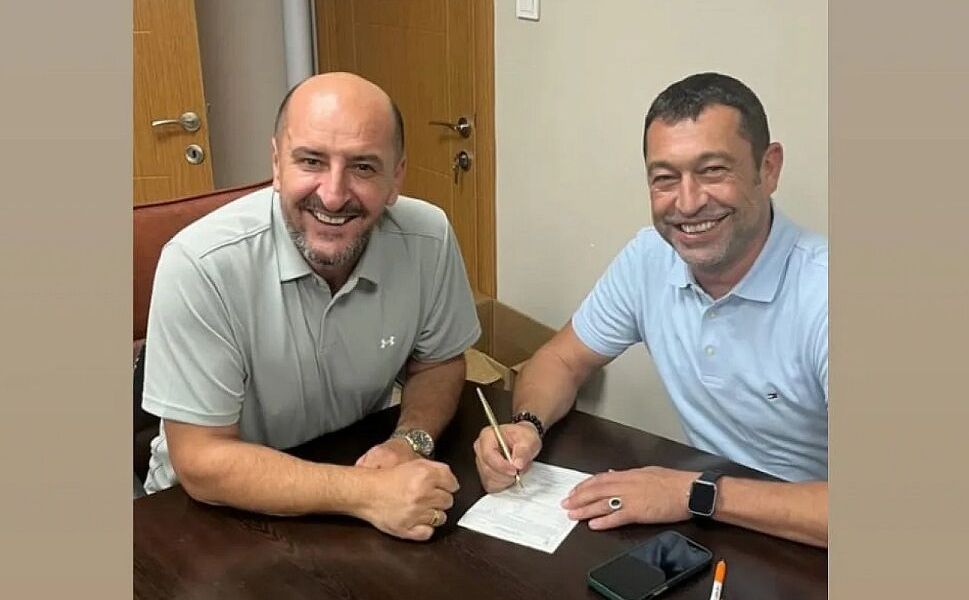 Yasin Köksal, AK Parti'ye üye oldu