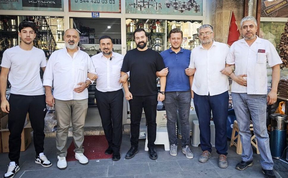 Özgür Kavak Tuzpazarı’nda esnafla bir araya geldi