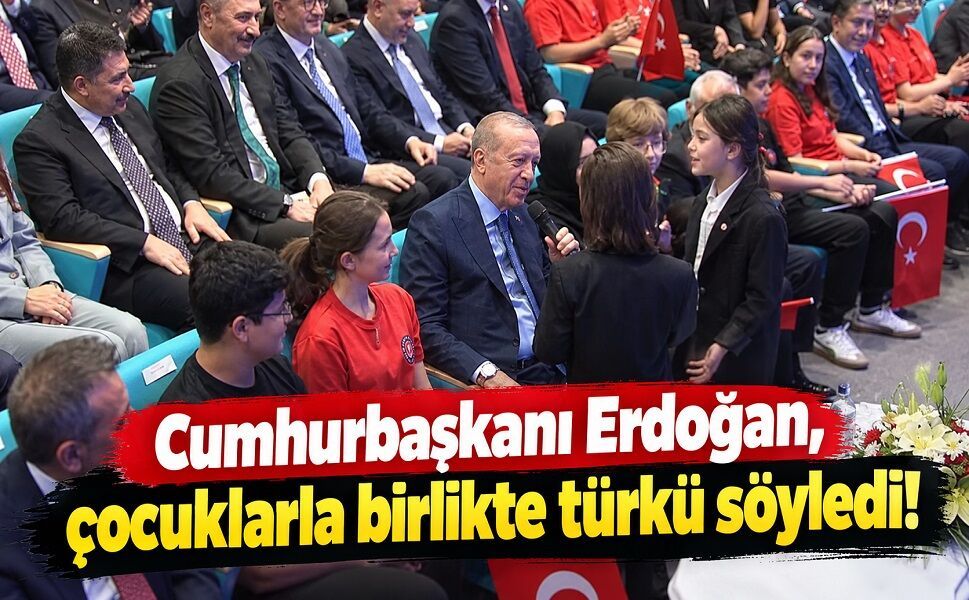 Cumhurbaşkanı Erdoğan, çocuklarla birlikte türkü söyledi!